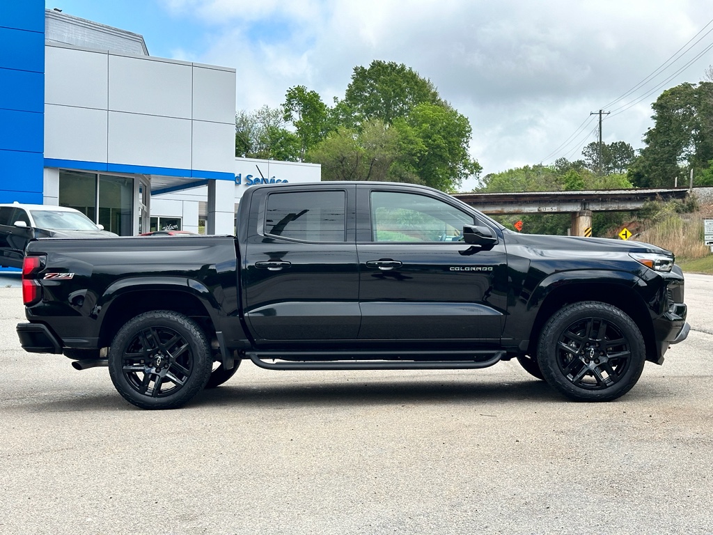 View vehicle photo 2