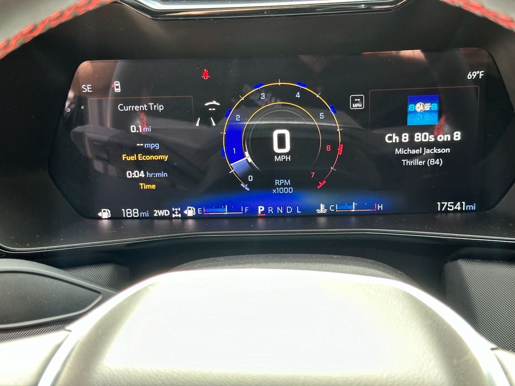 View vehicle photo 7