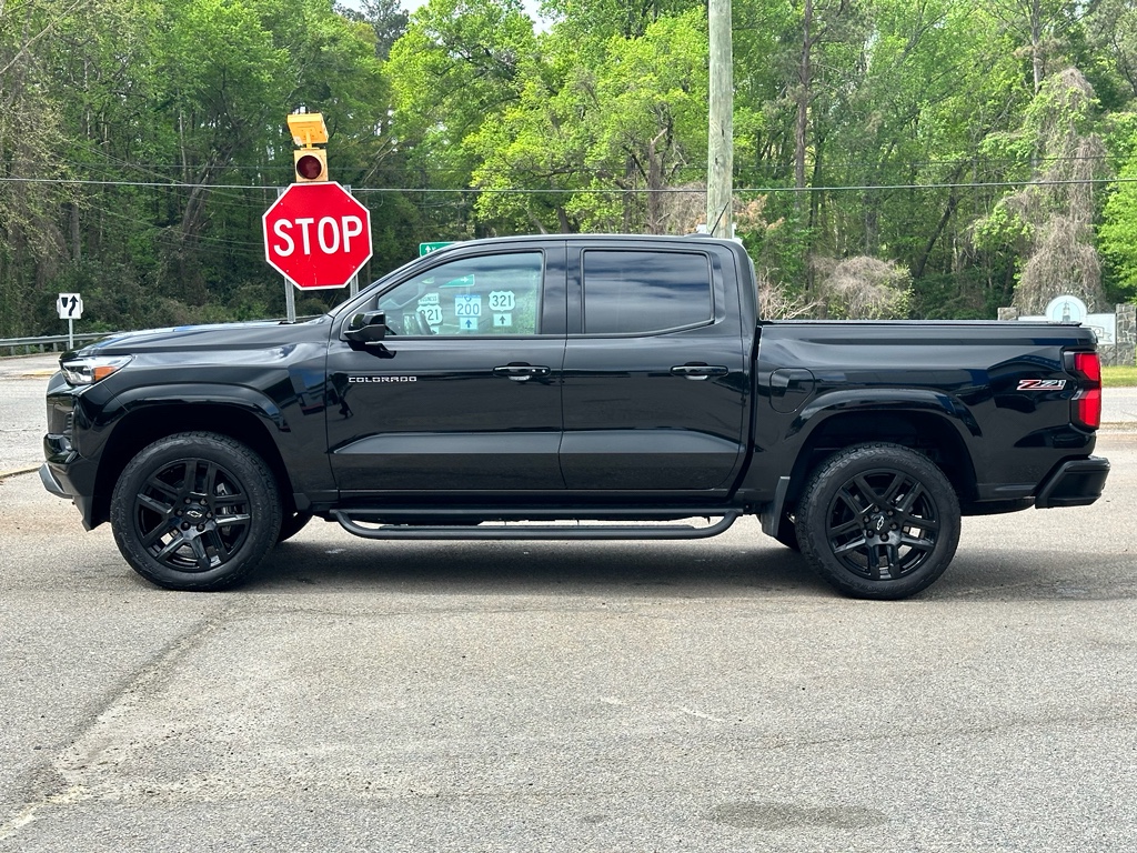 View vehicle photo 4