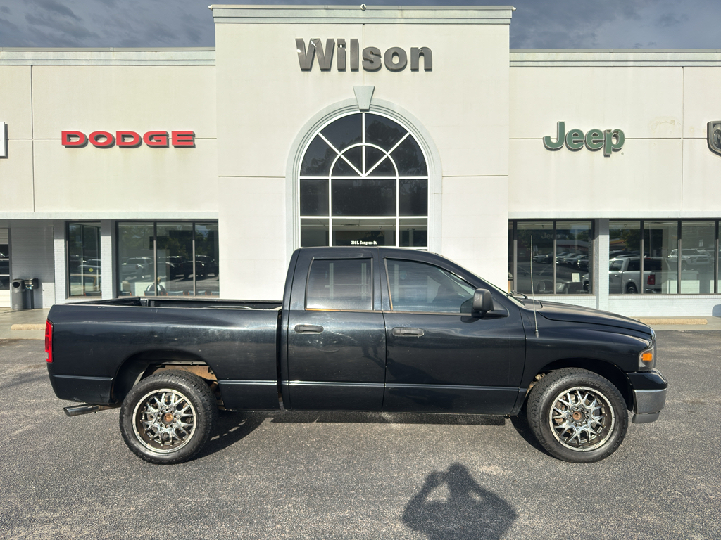 Black Clearcoat 2004 Dodge RAM 1500 Pickup Truck Rear-Wheel Drive 5-Speed Automatic