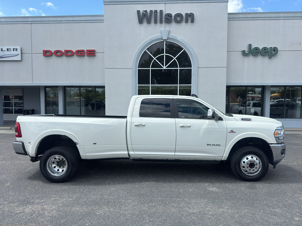 Pearl White 2022 RAM 3500 Laramie Crew Cab LB DRW 4WD Pickup Truck Four-Wheel Drive 6-Speed Automatic