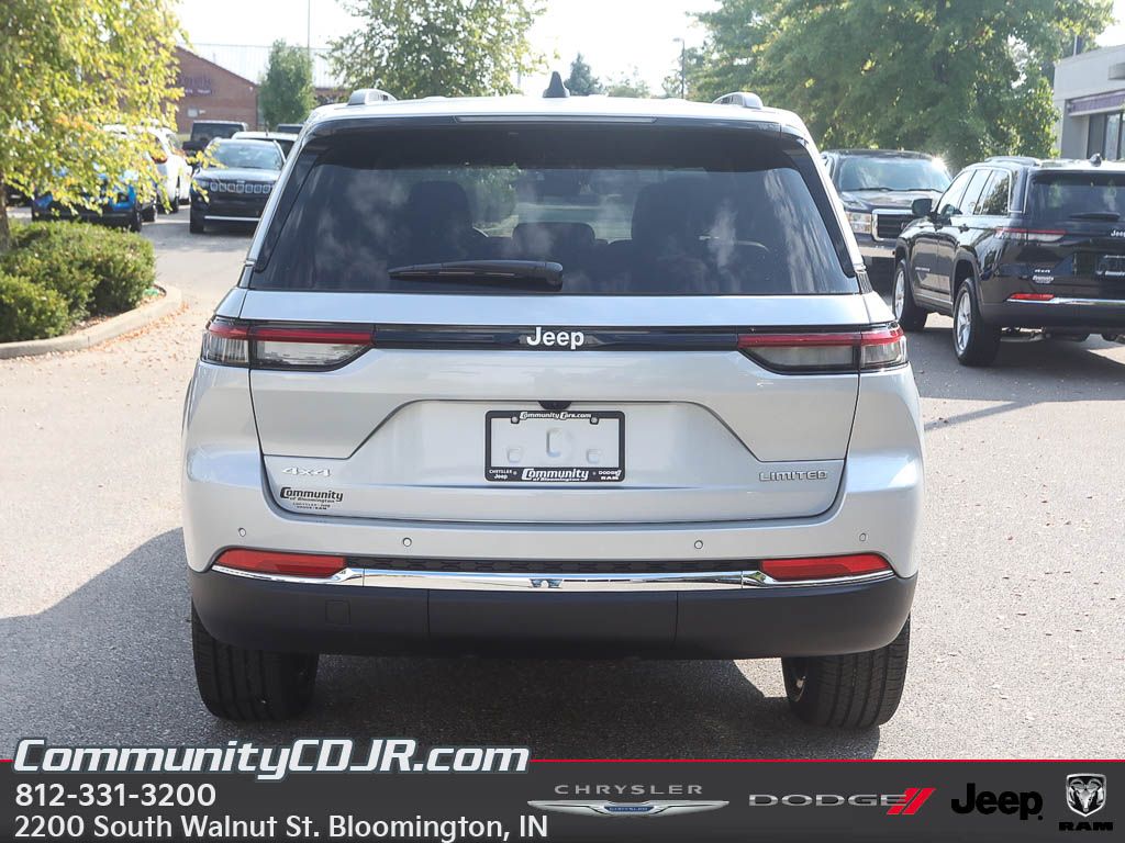 View vehicle photo 6