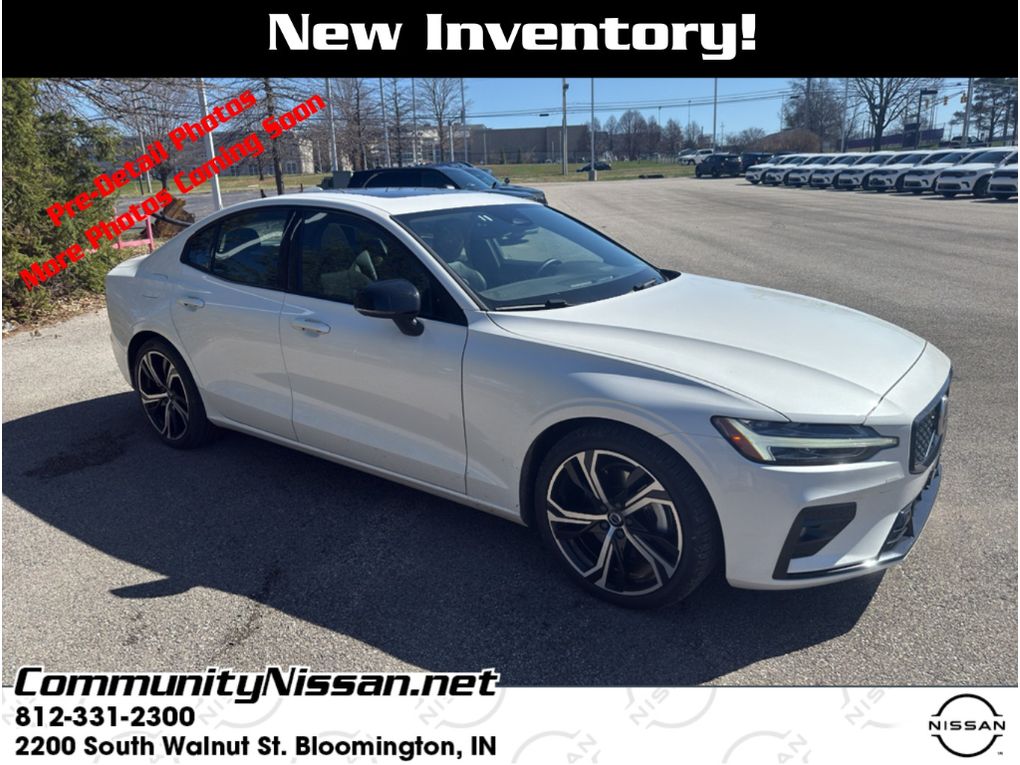 2024 Volvo S60 B5 Core Dark Theme AWD