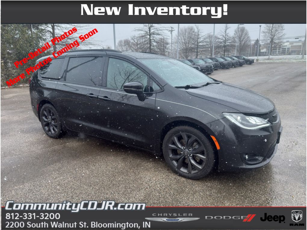 2019 Chrysler Pacifica Limited FWD
