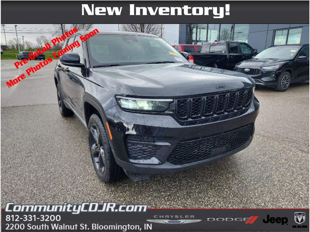 2023 Jeep Grand Cherokee Altitude 4WD