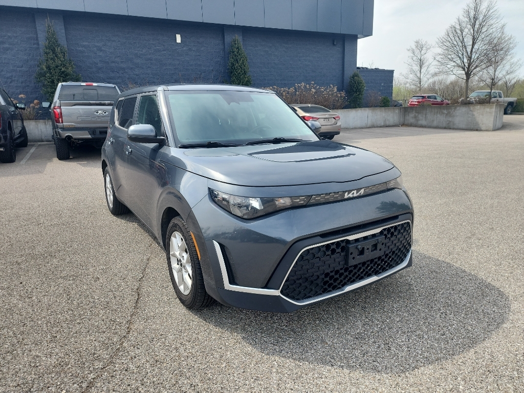 Gravity Gray 2023 Kia Soul LX FWD SUV / Crossover Front-Wheel Drive Continuously Variable Transmission