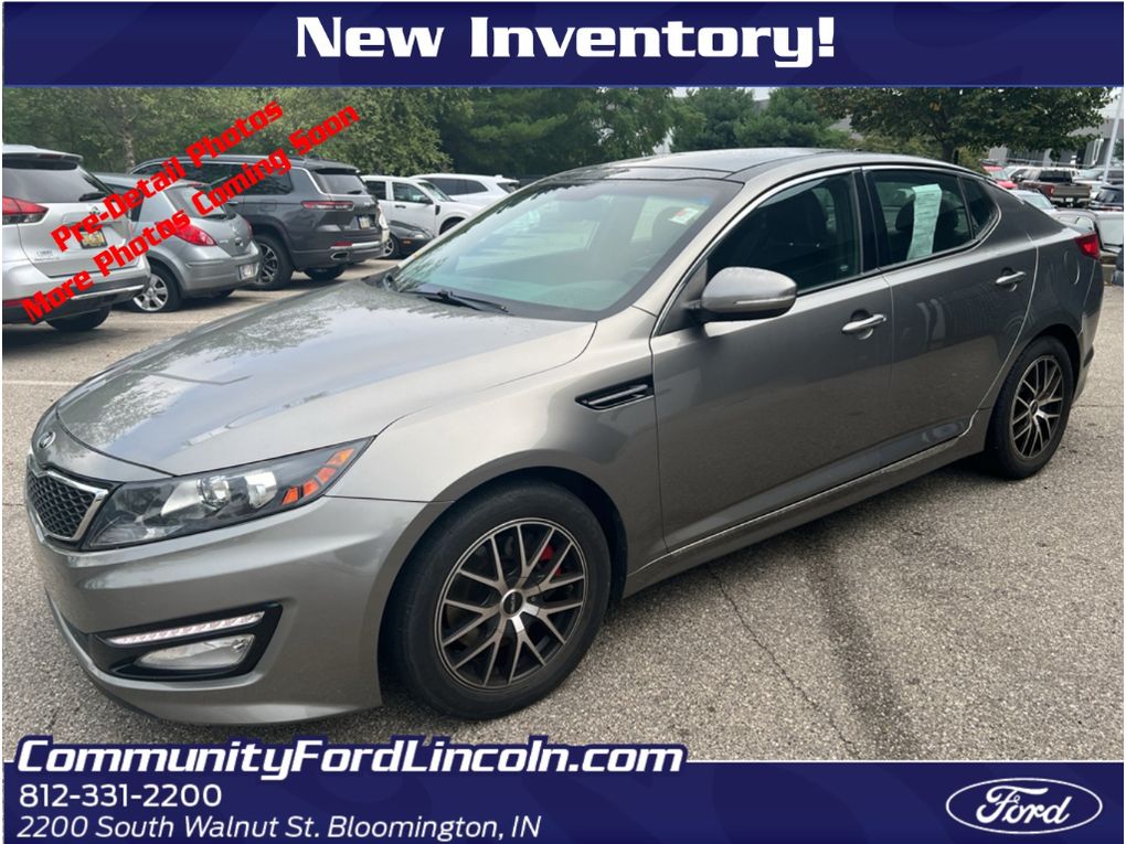 Titanium Metallic 2013 Kia Optima Sedan Front-Wheel Drive 6-Speed Automatic