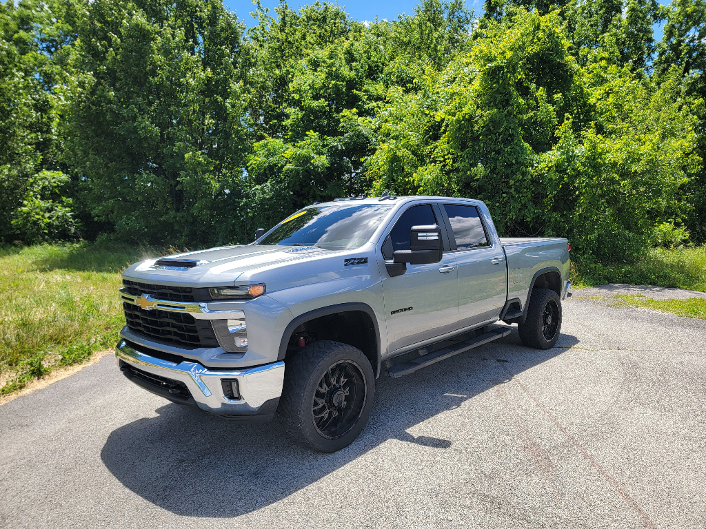 Sterling Gray Metallic 2024 Chevrolet Silverado 2500HD Pickup Truck Four-Wheel Drive Automatic