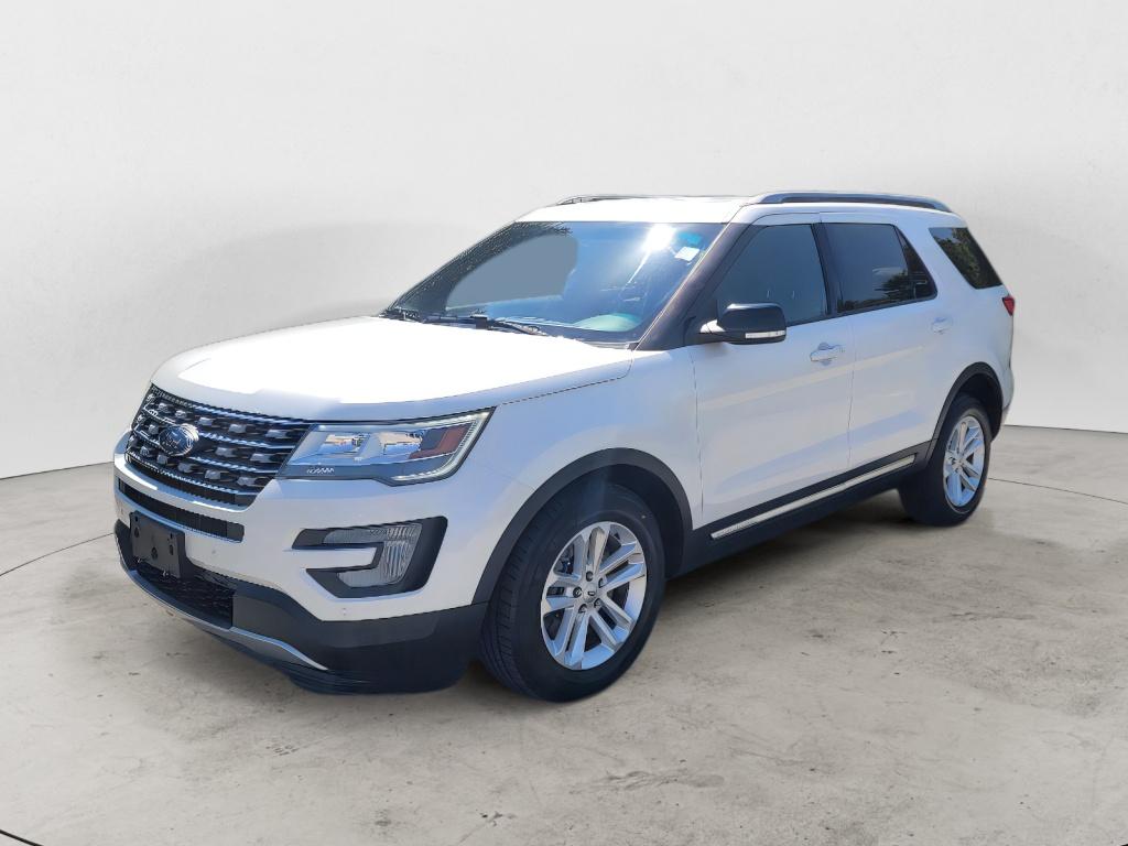 White Platinum Metallic Tri-Coat 2017 Ford Explorer SUV / Crossover Front-Wheel Drive 6-Speed Automatic