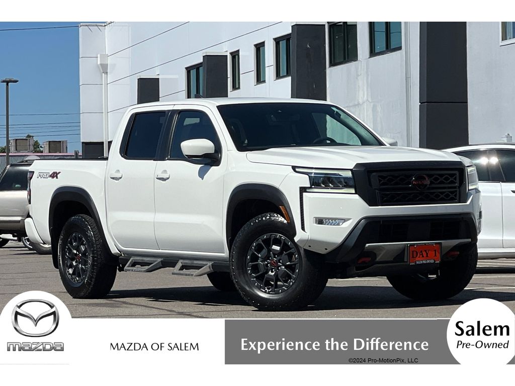 2023 Nissan Frontier PRO-4X Crew Cab 4WD