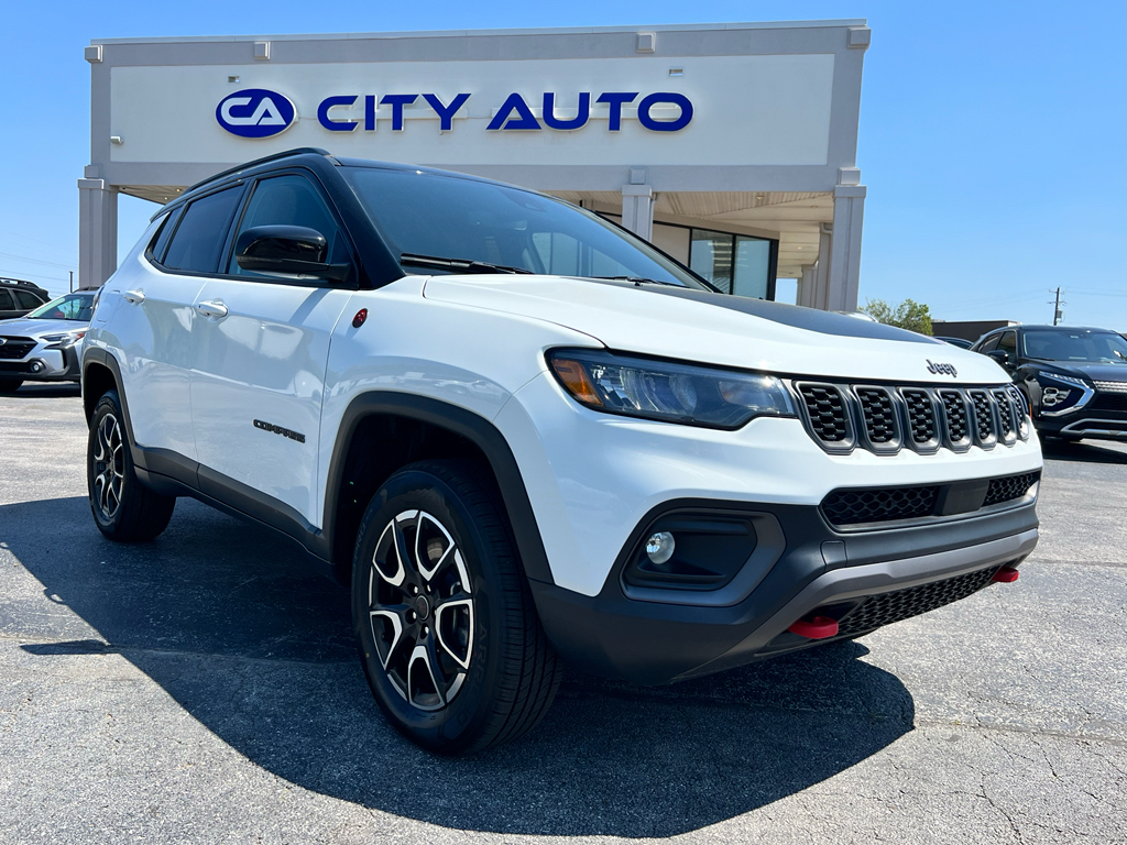 Bright White Clearcoat 2025 Jeep Compass Trailhawk 4WD SUV / Crossover Four-Wheel Drive 8-Speed Automatic