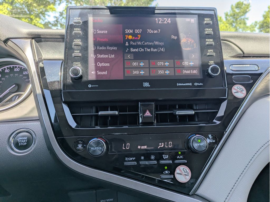 2023 Toyota Camry XLE - Photo 16