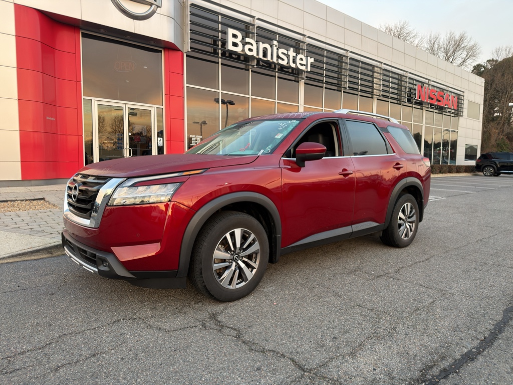 2023 Nissan Pathfinder SL 4WD