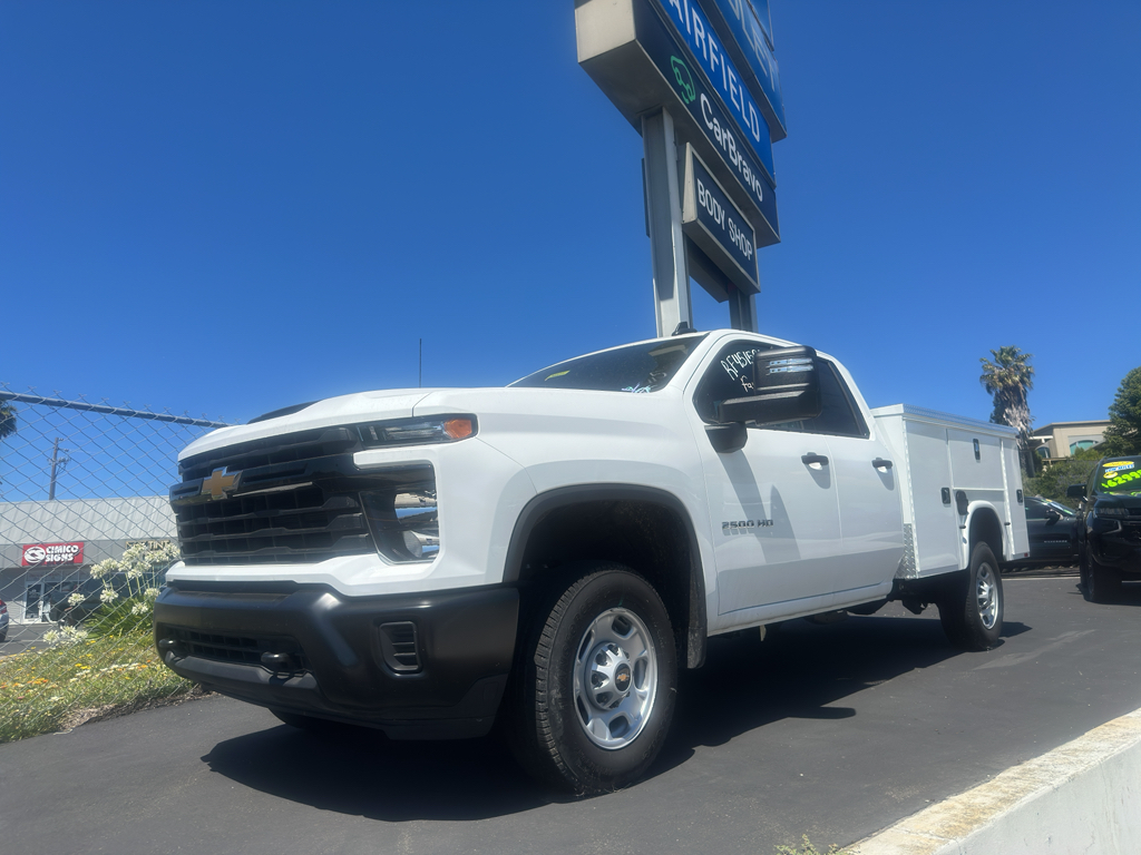 2024 Chevrolet Silverado photo 1