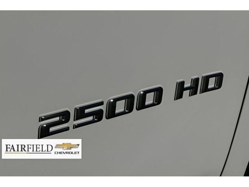 2024 Chevrolet Silverado photo 7