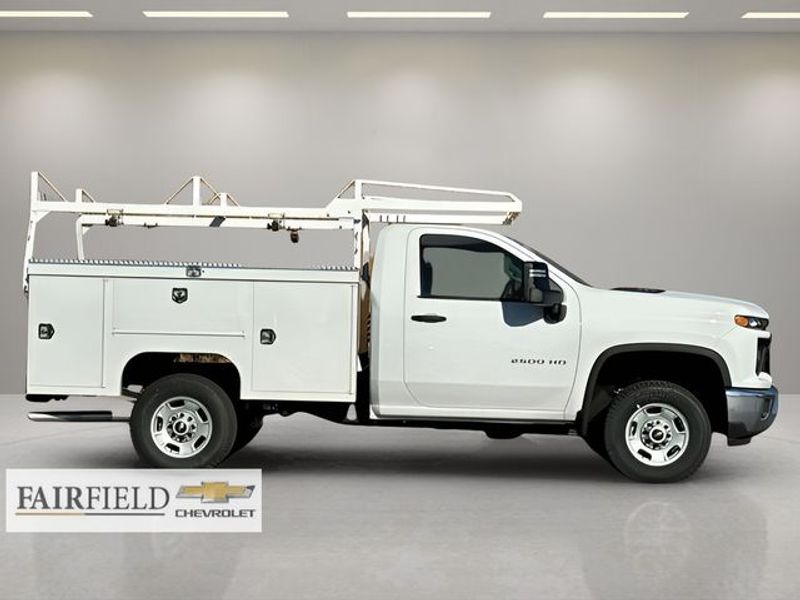 2024 Chevrolet Silverado photo 3