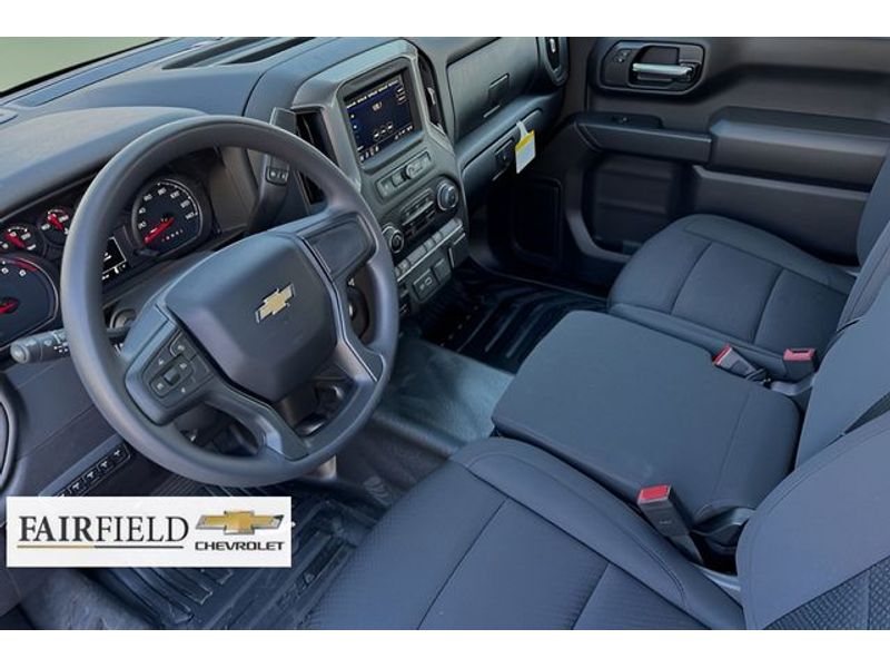 2024 Chevrolet Silverado photo 11
