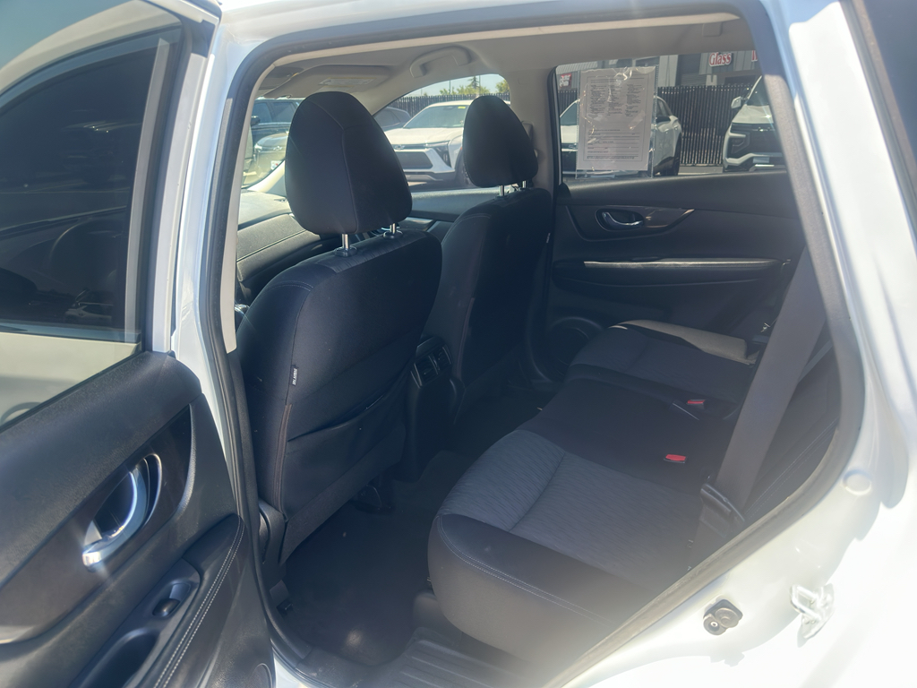 2018 Nissan Rogue photo 6