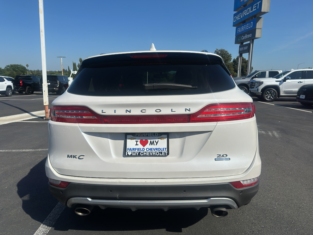 2016 Lincoln MKC photo 3
