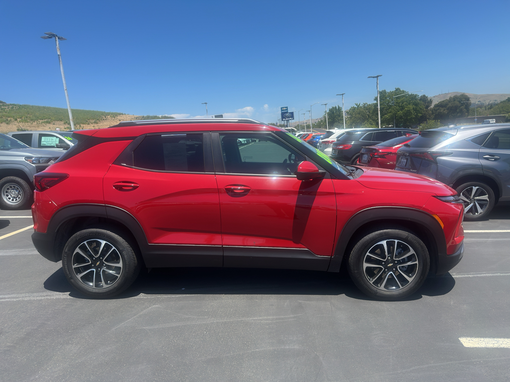 2026 Chevrolet TrailBlazer photo 2