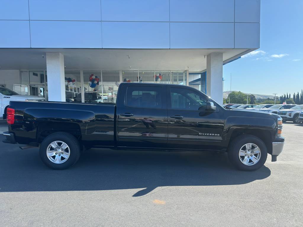 2015 Chevrolet Silverado photo 2