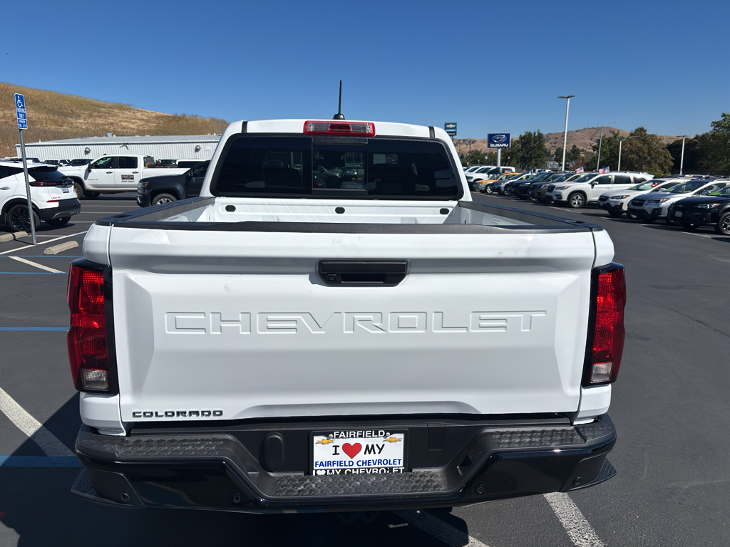 2026 Chevrolet Colorado photo 3