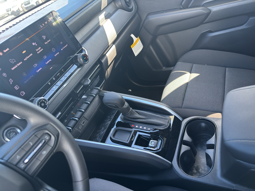 2026 Chevrolet Colorado photo 16