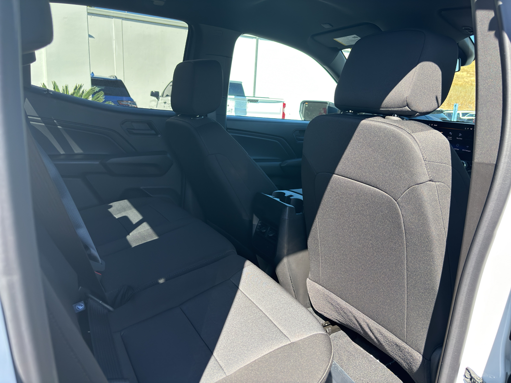 2026 Chevrolet Colorado photo 18