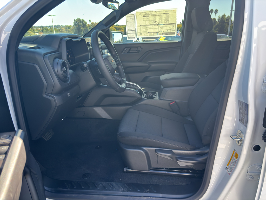 2026 Chevrolet Colorado photo 10