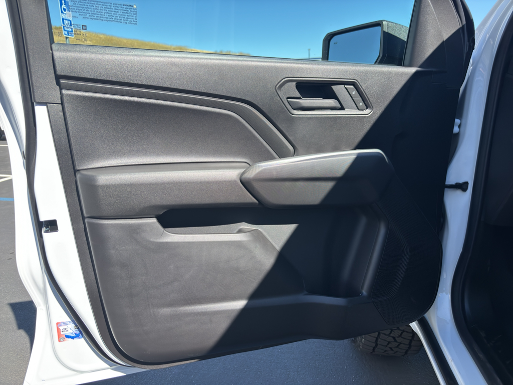 2026 Chevrolet Colorado photo 9