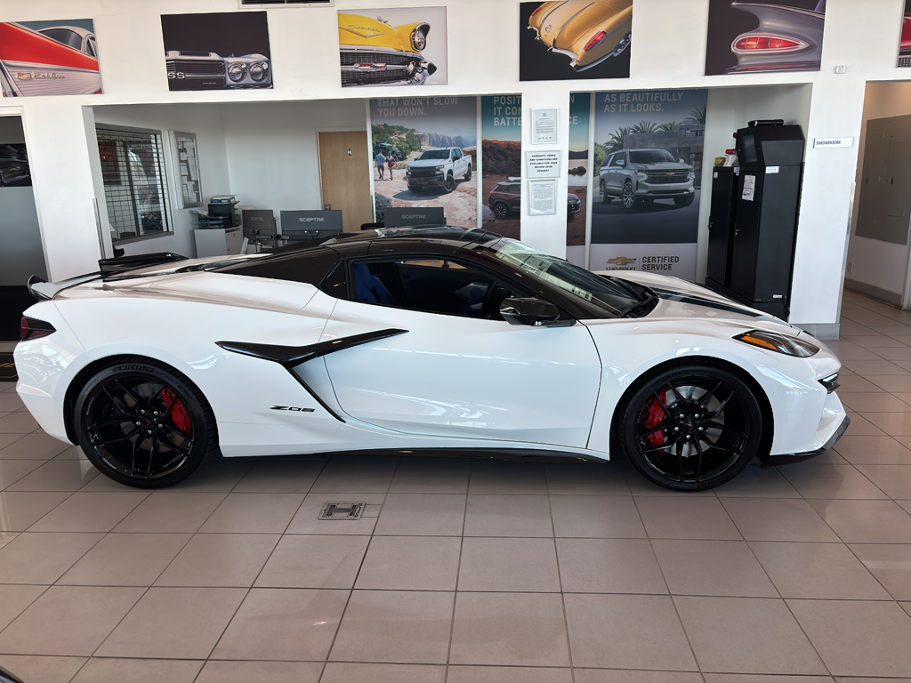 2026 Chevrolet Corvette photo 3
