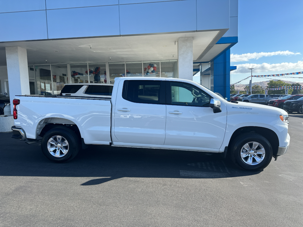 2026 Chevrolet Silverado photo 2