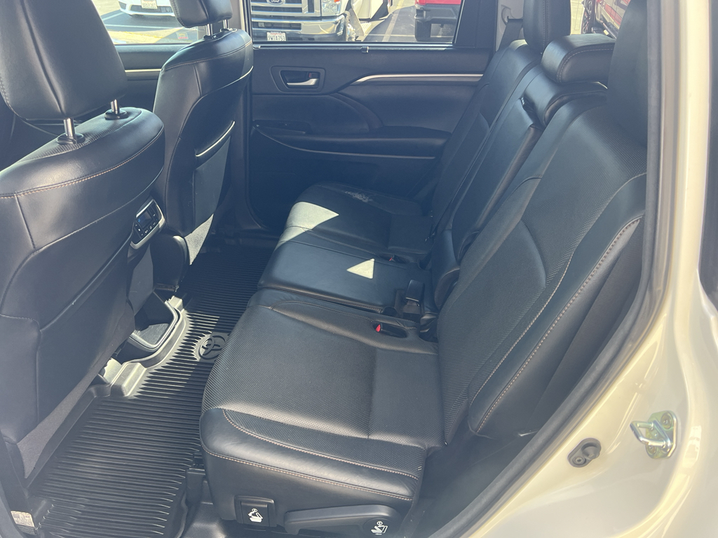 2018 Toyota Highlander photo 12