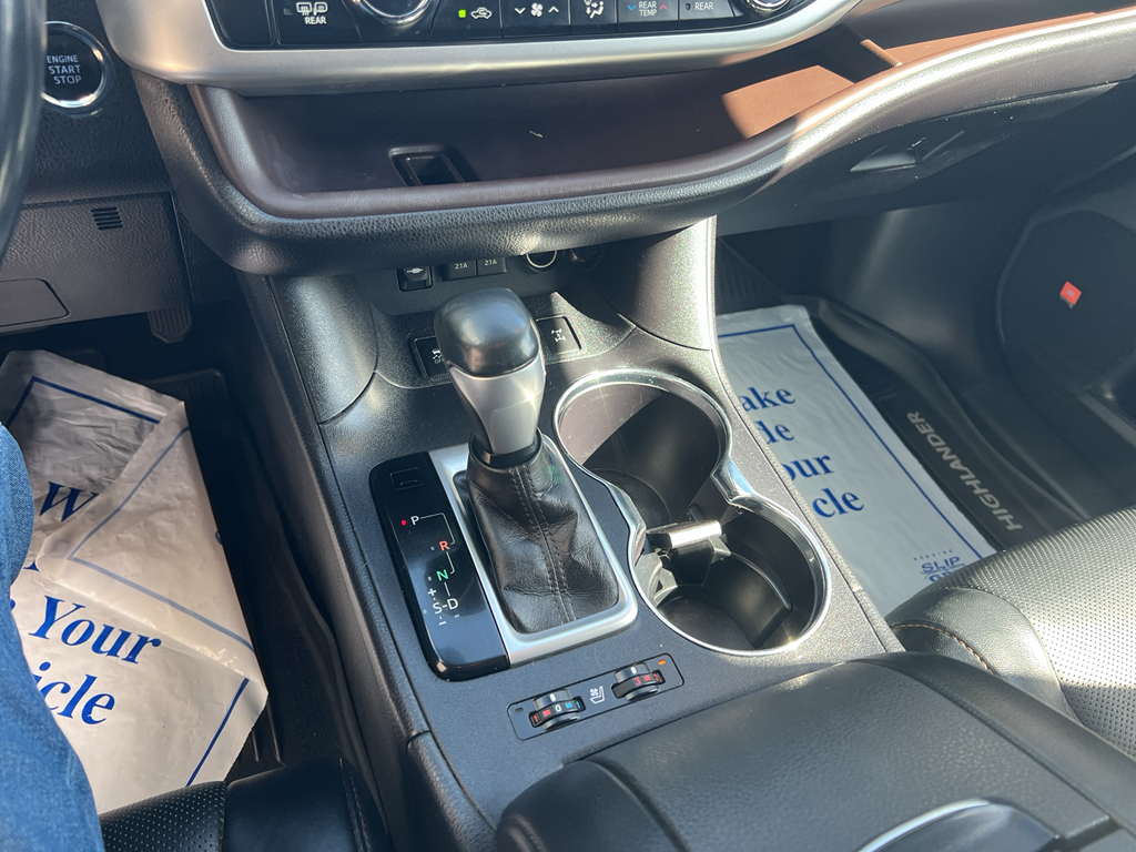 2018 Toyota Highlander photo 9