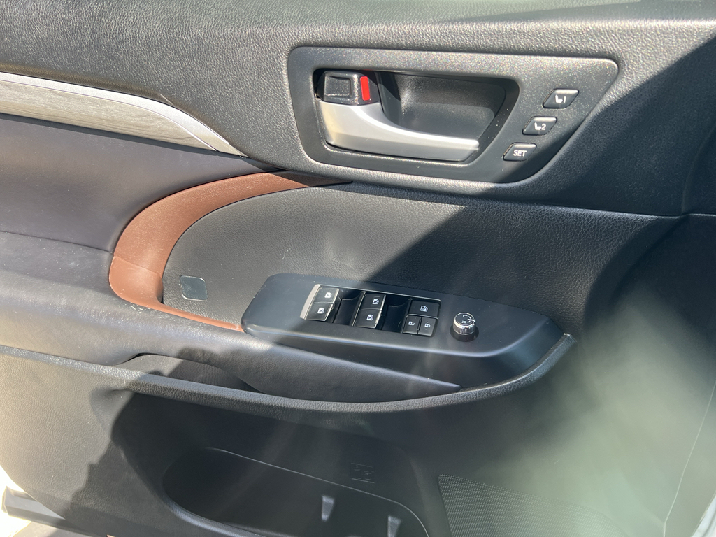 2018 Toyota Highlander photo 10