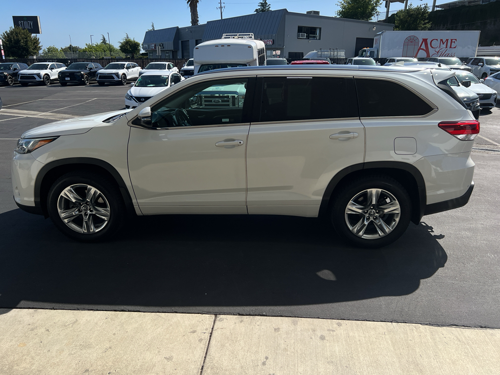 2018 Toyota Highlander photo 4
