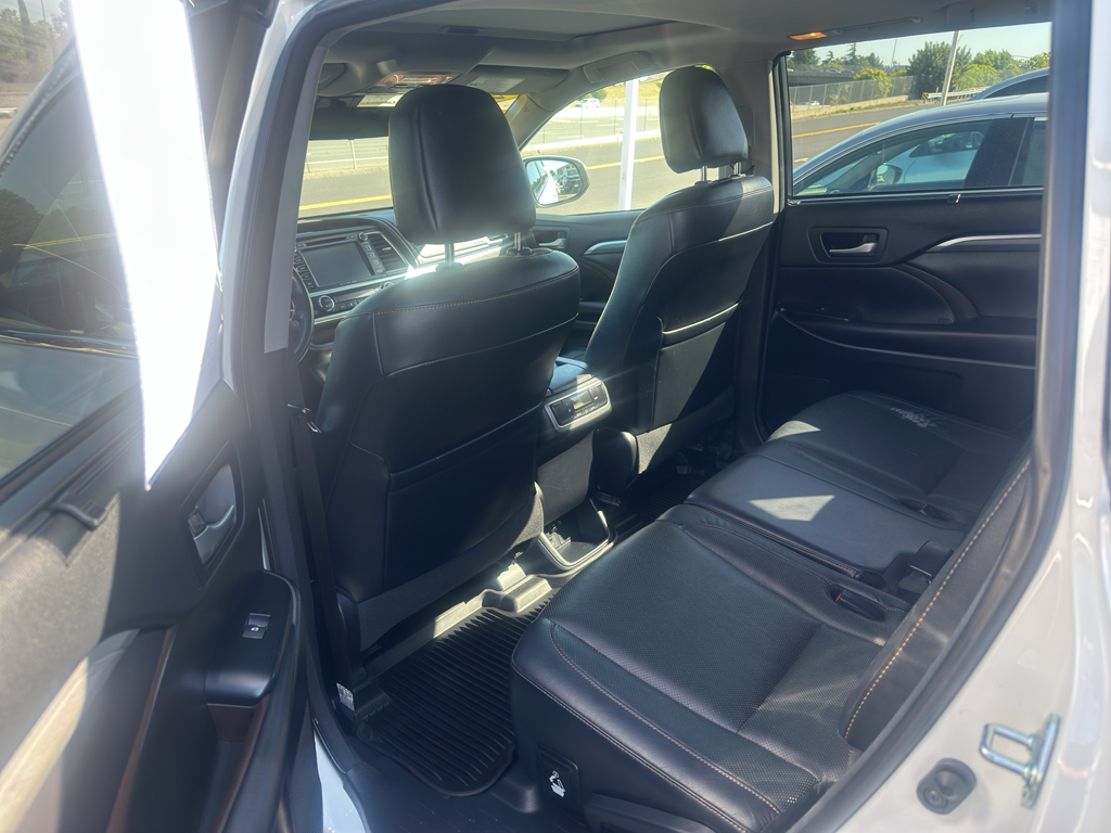 2018 Toyota Highlander photo 21