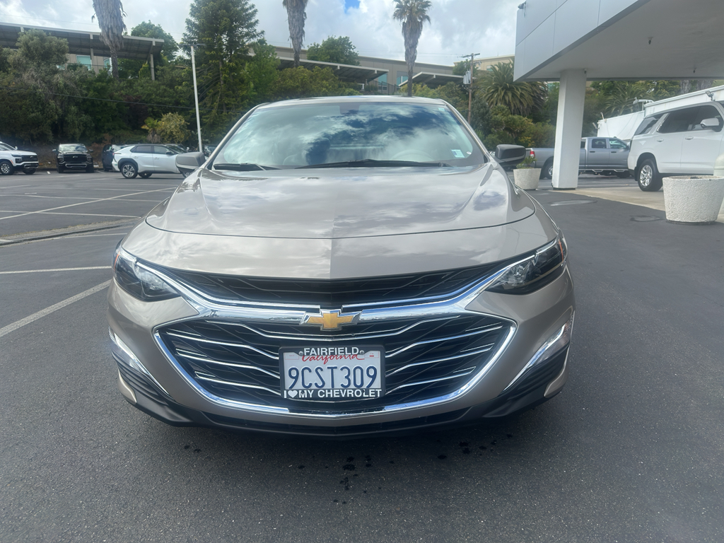 2022 Chevrolet Malibu photo 2