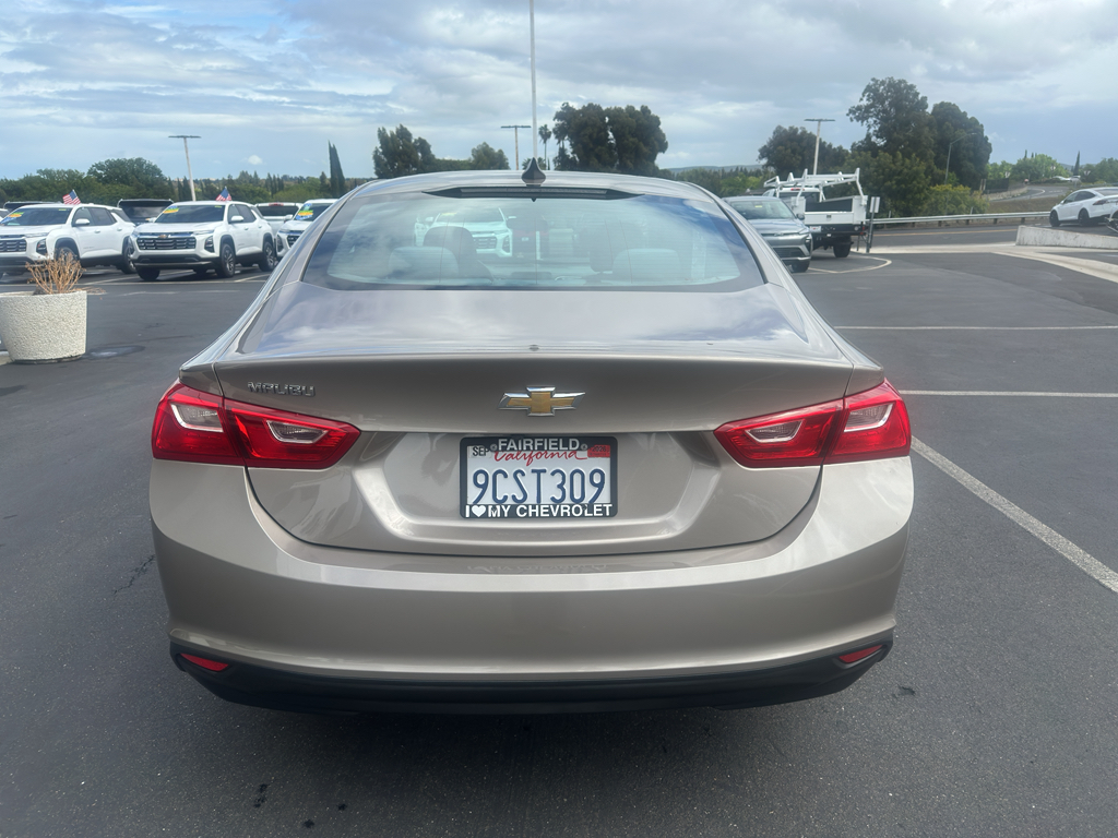2022 Chevrolet Malibu photo 4
