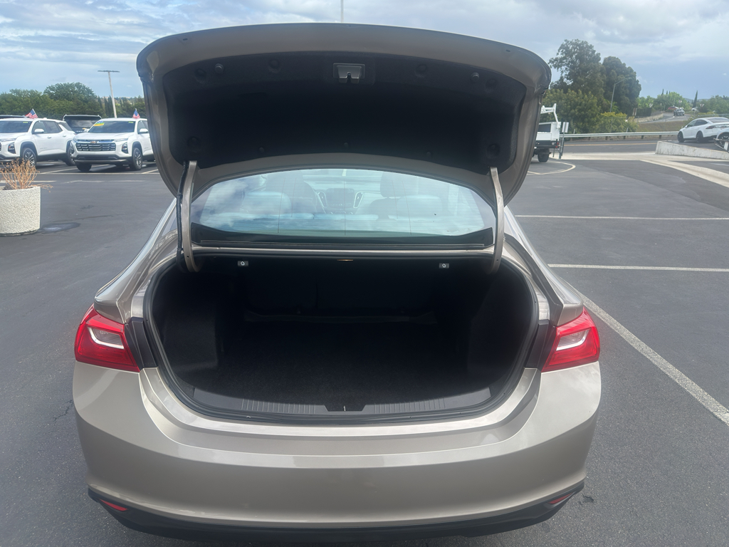 2022 Chevrolet Malibu photo 5