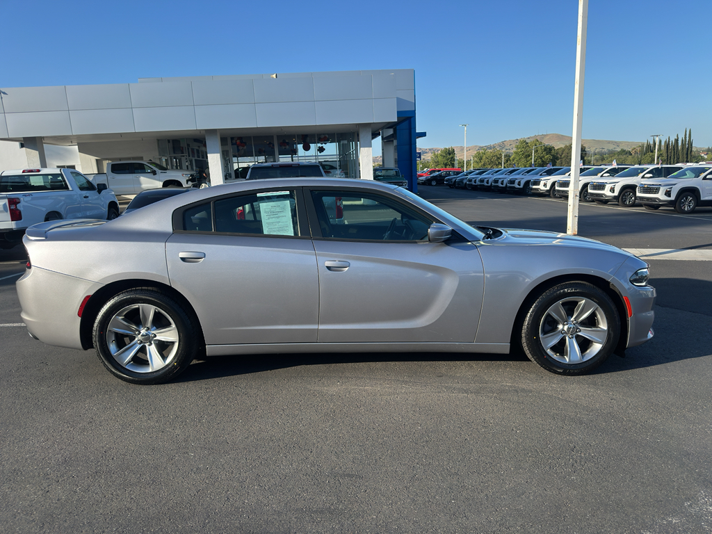 2015 Dodge Charger photo 2