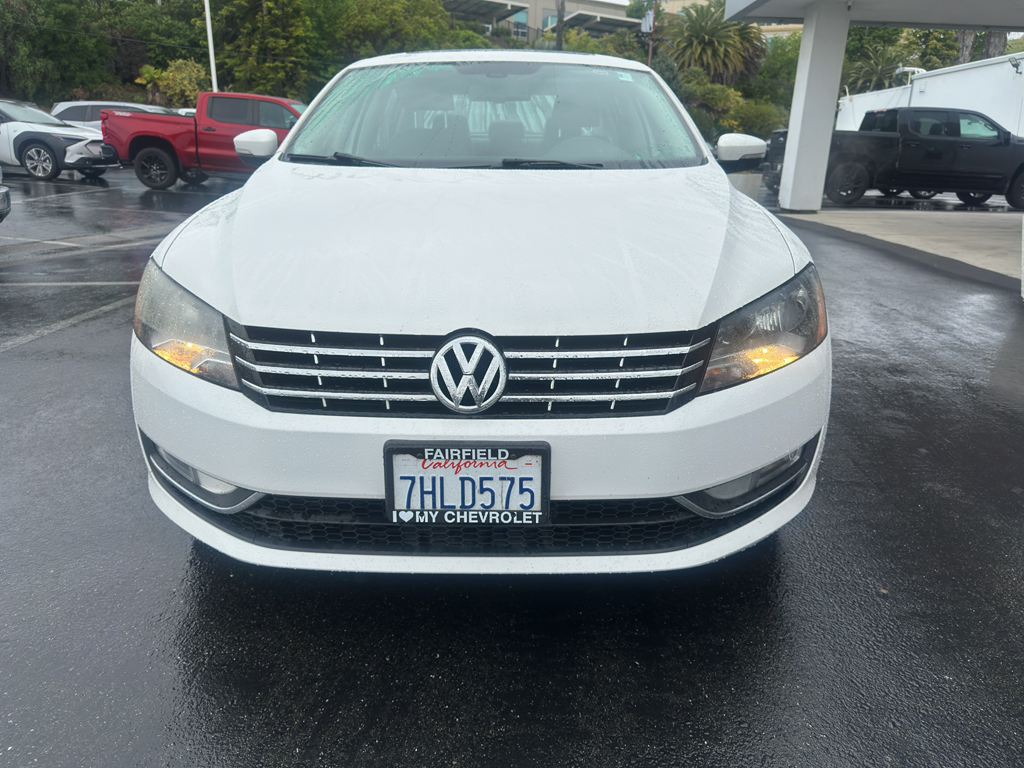 2015 Volkswagen Passat photo 2