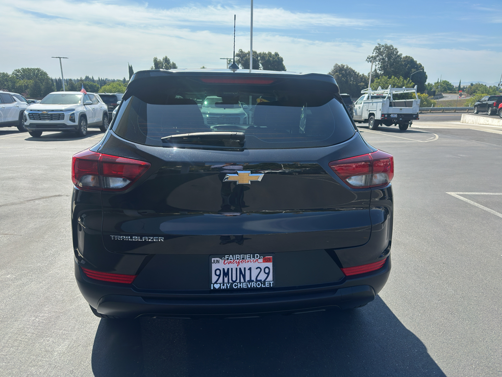 2023 Chevrolet TrailBlazer photo 3