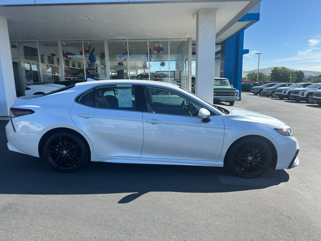 2021 Toyota Camry photo 2