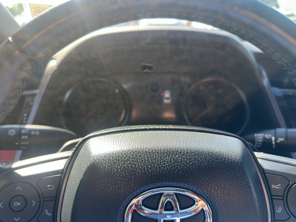 2021 Toyota Camry photo 8