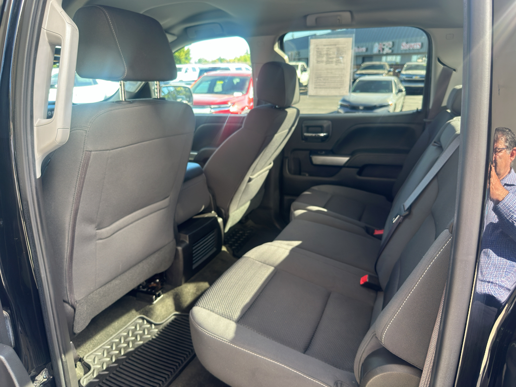 2016 Chevrolet Silverado photo 7