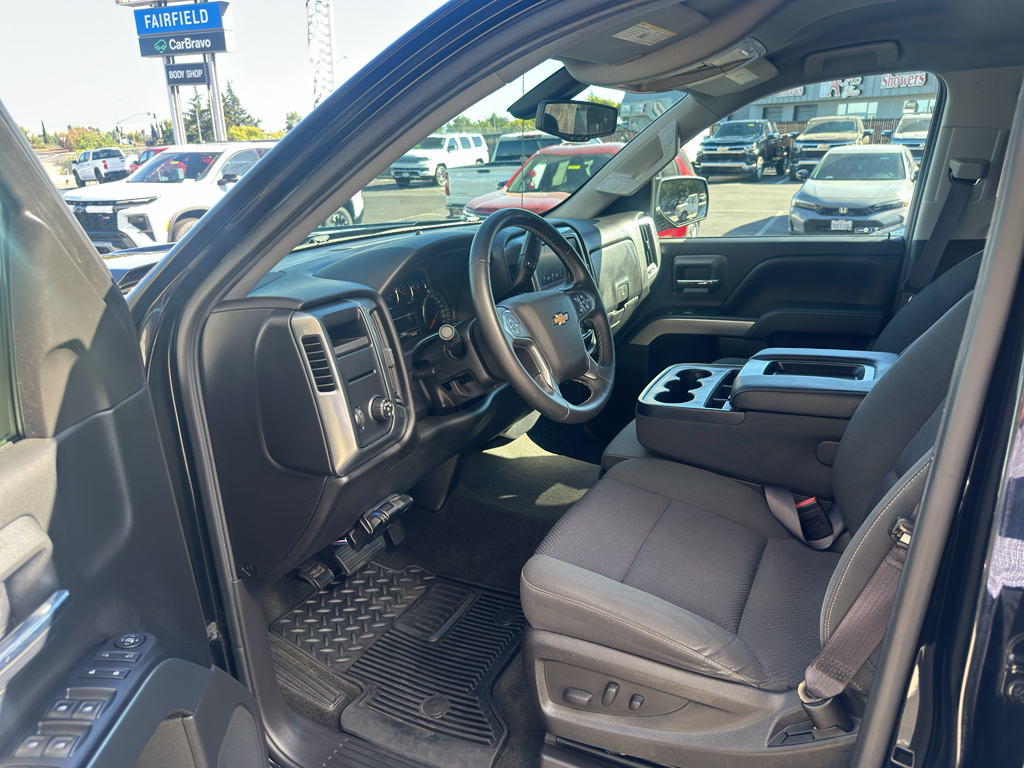 2016 Chevrolet Silverado photo 9