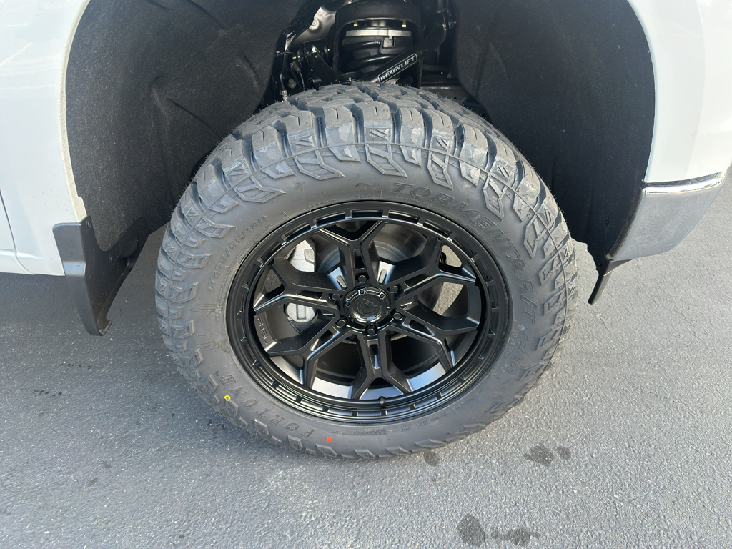 2026 Chevrolet Silverado photo 3