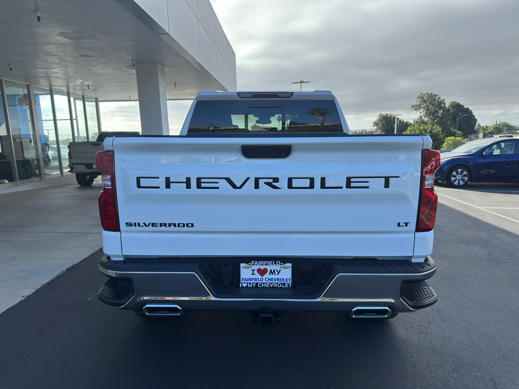 2026 Chevrolet Silverado photo 4