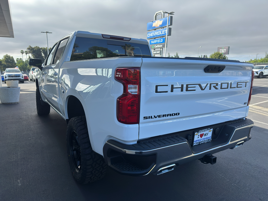 2026 Chevrolet Silverado photo 5
